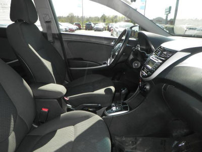 2012 Hyundai Accent SE