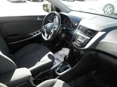 2012 Hyundai Accent SE