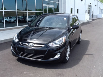 2012 Hyundai Accent  SE