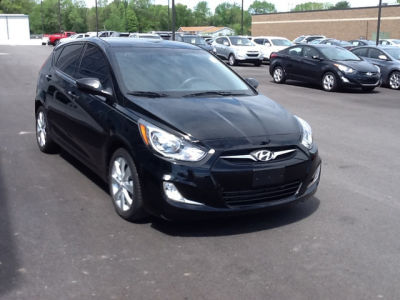 2012 Hyundai Accent  SE
