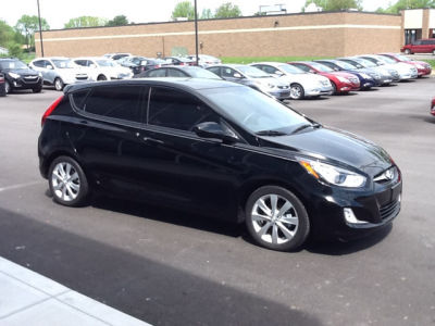 2012 Hyundai Accent  SE