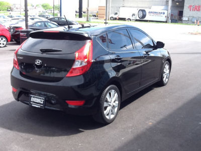 2012 Hyundai Accent  SE