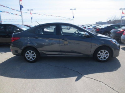 2012 Hyundai Accent  GLS