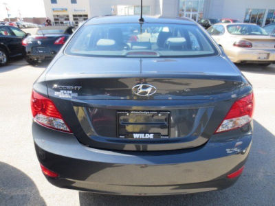 2012 Hyundai Accent  GLS