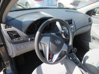 2012 Hyundai Accent  GLS