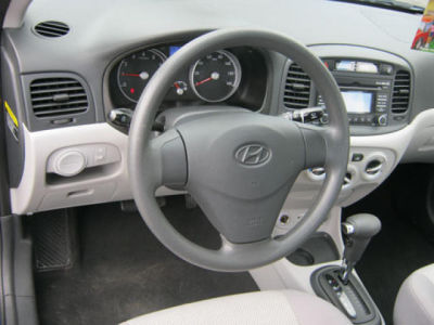 2010 Hyundai Accent  GLS