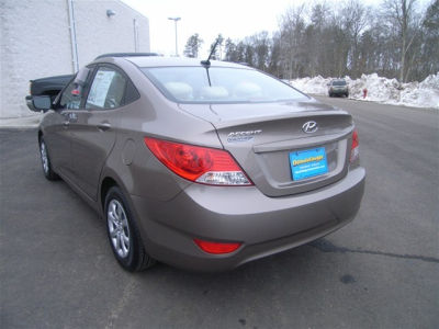 2012 Hyundai Accent  GLS