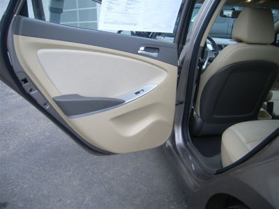 2012 Hyundai Accent  GLS