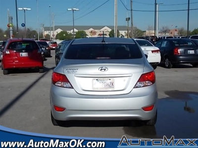 2012 Hyundai Accent  GLS