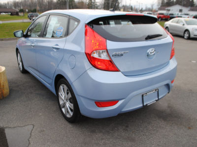 2012 Hyundai Accent  SE