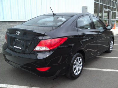 2012 Hyundai Accent  GLS