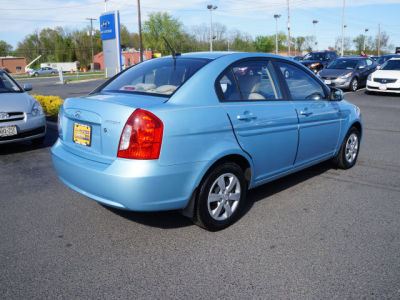 2010 Hyundai Accent  GLS