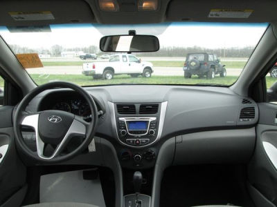 2012 Hyundai Accent  GLS