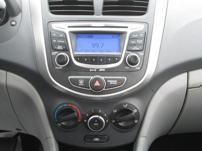 2012 Hyundai Accent  GLS