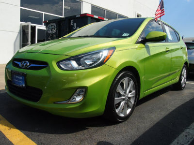 2012 Hyundai Accent  SE