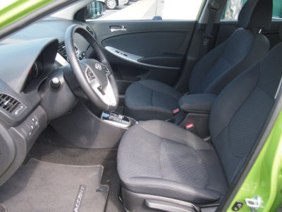 2012 Hyundai Accent SE