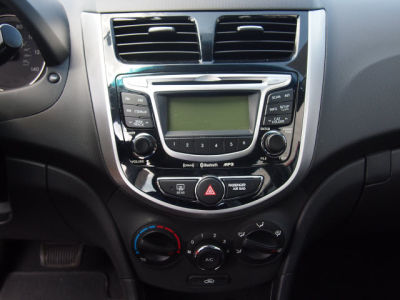 2012 Hyundai Accent SE