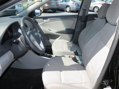 2012 Hyundai Accent  GLS