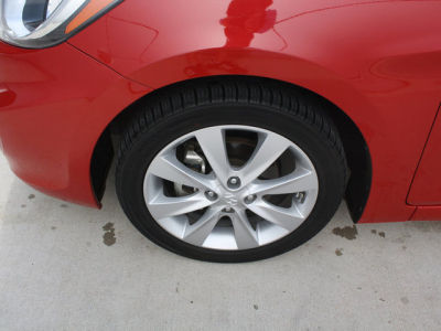 2012 Hyundai Accent  GLS