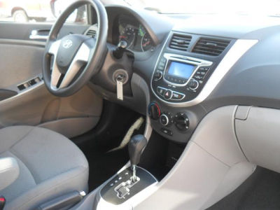 2012 Hyundai Accent  GLS