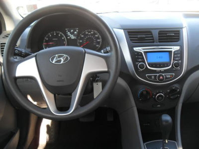 2012 Hyundai Accent  GLS