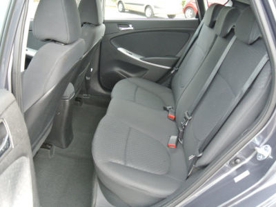 2013 Hyundai Accent  SE