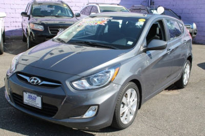 2012 Hyundai Accent  SE