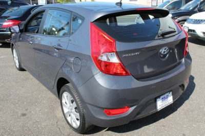 2012 Hyundai Accent  SE