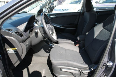 2012 Hyundai Accent  SE