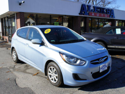 2012 Hyundai Accent  GS