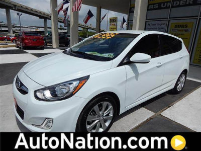 2012 Hyundai Accent  SE