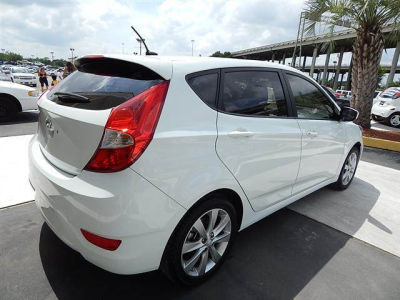 2012 Hyundai Accent  SE