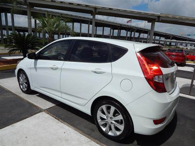 2012 Hyundai Accent  SE
