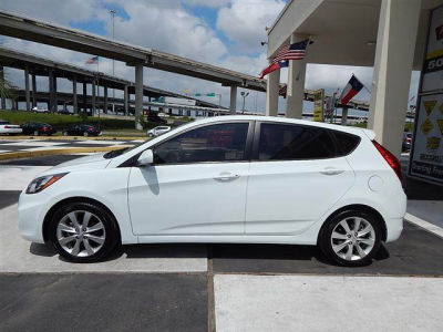 2012 Hyundai Accent  SE