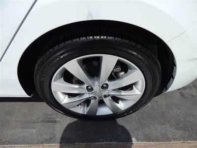 2012 Hyundai Accent  SE