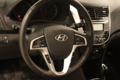 2012 Hyundai Accent  SE