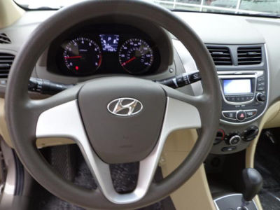 2012 Hyundai Accent  GLS