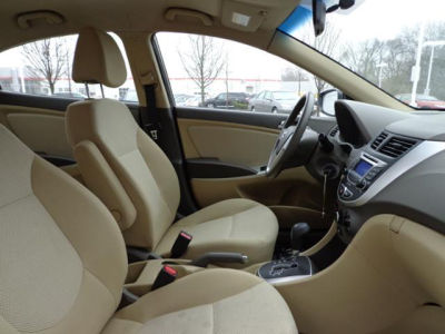 2012 Hyundai Accent  GLS