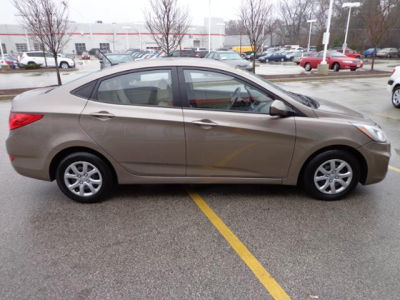 2012 Hyundai Accent  GLS
