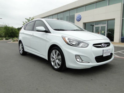 2012 Hyundai Accent  SE