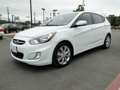 2012 Hyundai Accent  SE