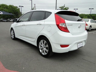 2012 Hyundai Accent  SE
