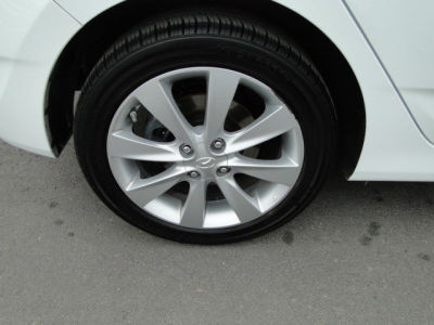 2012 Hyundai Accent  SE
