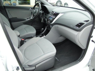 2012 Hyundai Accent  SE