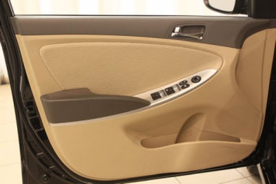 2012 Hyundai Accent  SE