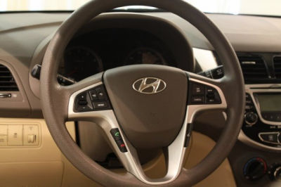 2012 Hyundai Accent  SE