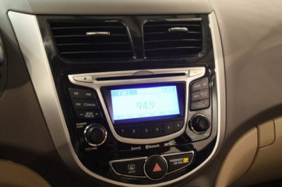 2012 Hyundai Accent  SE
