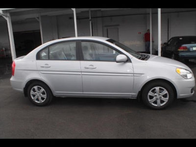 2011 Hyundai Accent  GLS