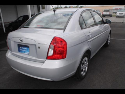 2011 Hyundai Accent  GLS