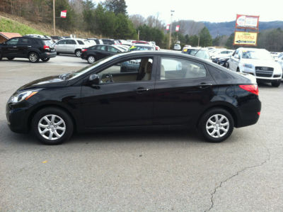 2012 Hyundai Accent  GLS